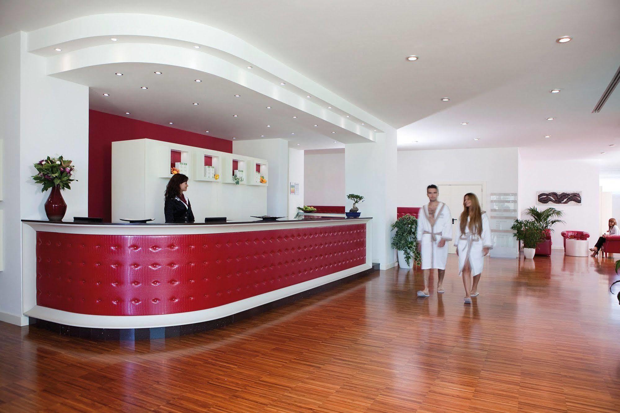 Fonte Del Benessere Resort カステルペトローゾ エクステリア 写真